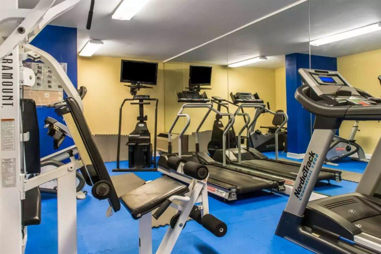 クオリティ イン New Kensington エクステリア 写真